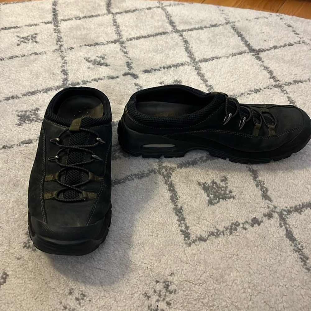 Cole Haan Nike Air black leather clogs/mules, sz 7